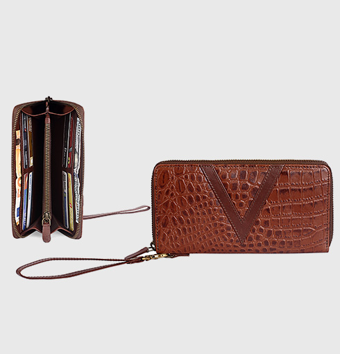 Women's Wallets and Clutches