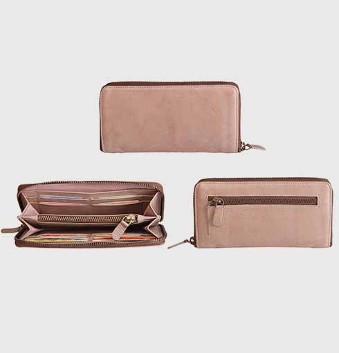 Women's Wallets and Clutches